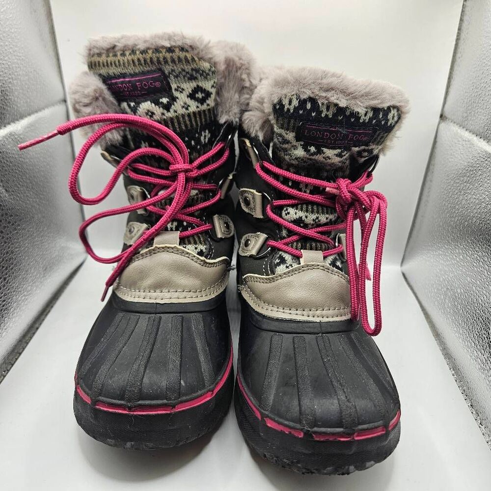 London Fog girls' Tottenham cold weather snow boots featuring a black duck-boot